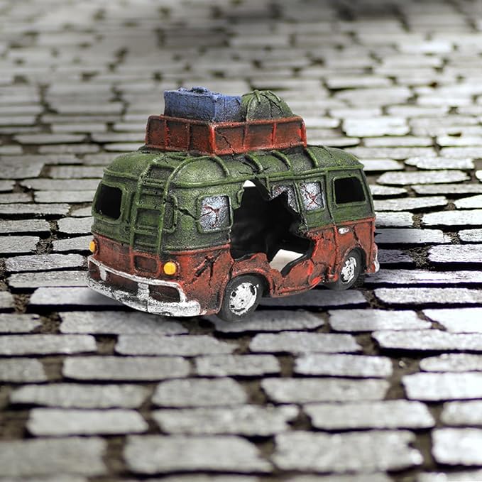 Aquarium Resin Ornament Car Wreckage for Fish Tank Underwater Landscape Decoration Hiding Cave Hideouts House Plants Supplies Decor Accessories