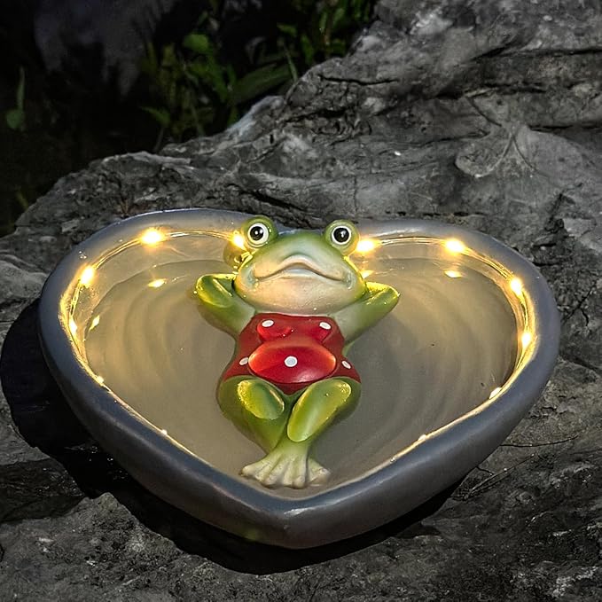 Outdoor Garden Solar Frog Bird Feeder, Resin Frog Love Shape Bird Feeder, Frog Statue Decorative Lamp for Outdoor Patio Tabletop Decoration, for Mom and Grandma