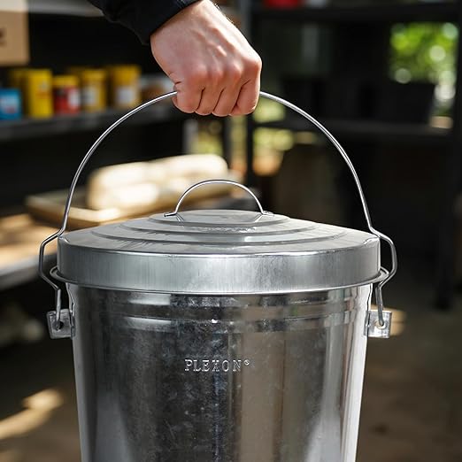 Plexon 6 Gallon Small Metal Trash Can with Lid Outdoor Galvanized Metal Bucket with Locking Lid for Poultry Feed Bird Seed Storage Ash Garbage Trash Bin