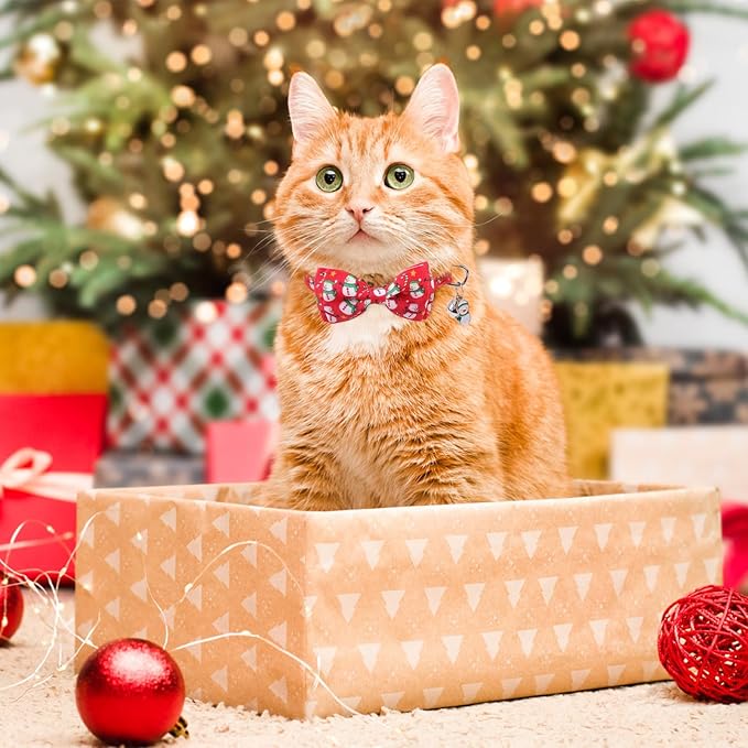 SCENEREAL Christmas Cat Collar Breakaway with Bell and Bowtie, 3 Pack Adjustable Cute Kitten Collars with Snowman, Gingerbread Man, Xmas Tree Pattern,Pet Collars for Girl Boy