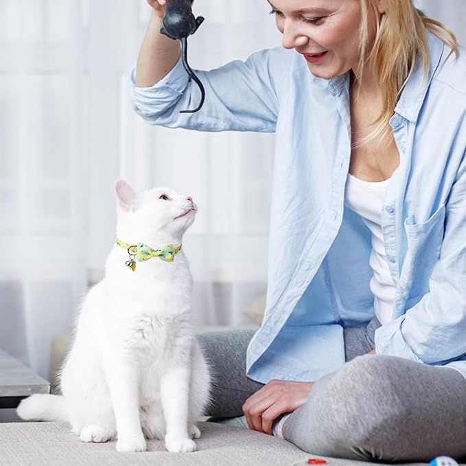 SCENEREAL Breakaway Cat Collar with Bell, 2 Pack Safety Adjustable Cat Collars with Pendant, Personalised Puppy Kitten Collar with Bow for Spring Summer Boys Girls, Lemon Bee