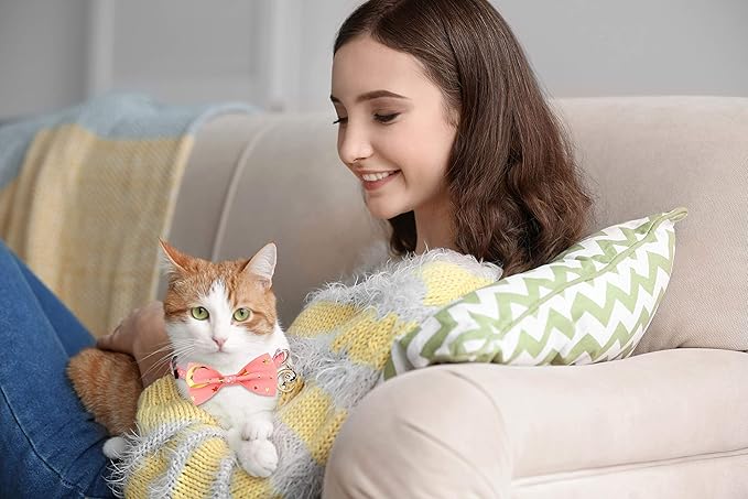2 PCS Breakaway Cat Collar with Bow Tie and Bell Golden Moon Glowing Star in The Dark for Kitten(Purple&Pink)