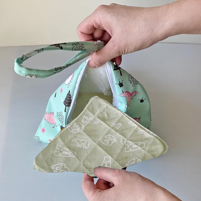 Handmade Cuddle Sack Sleeping Bag Pouch Small Animals Hedgehog Carrier Bag Pouch with Strap Breathable Vents Portable Outgoing Bag (Green with Green Pad)